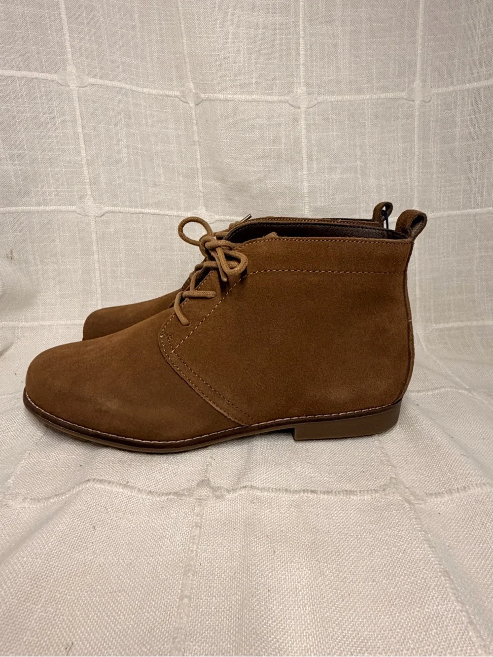 NWT White Mountain Auburn New Chestnut Suede Chukka Boots 8W Wide